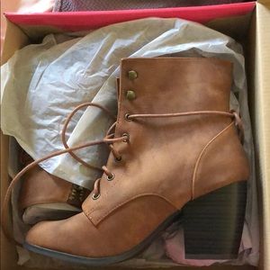 NEVERE WORN Brown booties